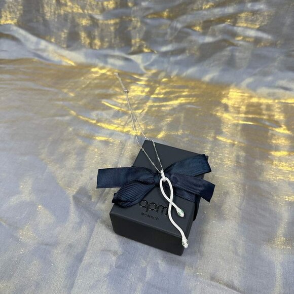 APM Monaco Kaa Hoop Earrings - Picture 5 of 6